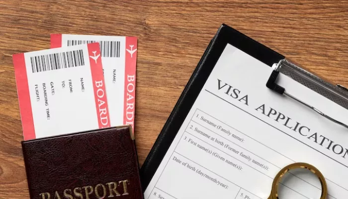 Syarat, biaya, dan cara bikin visa umrah mandiri yang bisa dilakukan oleh jemaah. (Foto: Freepik)