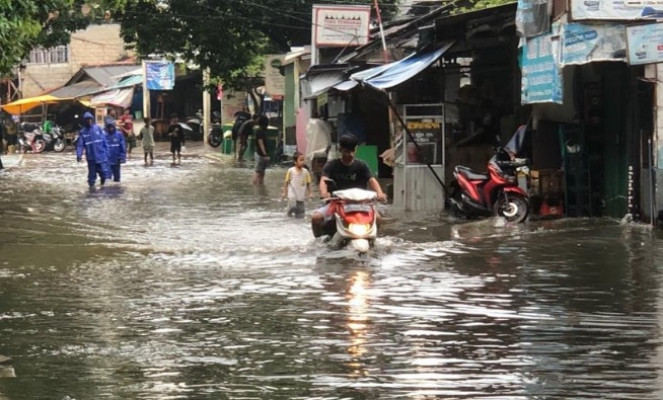 Ilustrasi motor terendam banjir di Jakarta (Terasjakarta)