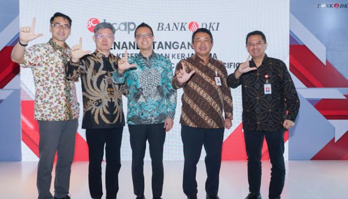 Penandatanganan kerjasama Bank DKI dengan BC Card Asia Pacific dilakukan Direktur Teknologi dan Operasional Bank DKI, Amirul Wicaksono dan CEO BC Card Asia Pacific, Hong Seok Man di Jakarta. (terasjakata.id/ist)