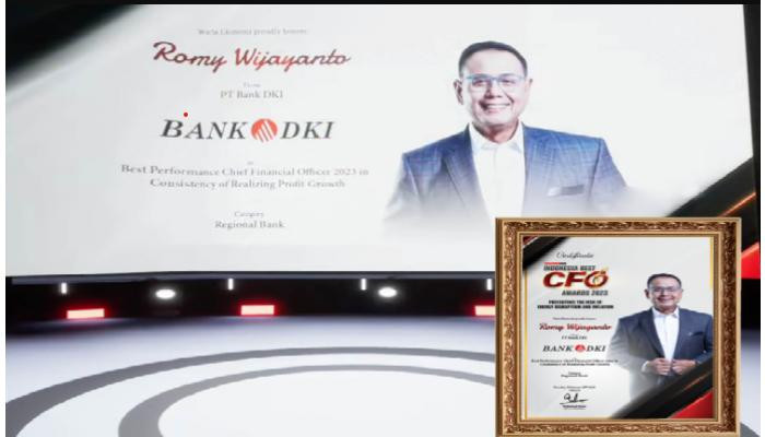 Direktur Keuangan dan Strategi Bank DKI, Romy Wijayanto meraih penghargaan Best Performance Chief Financial Officer (CFO) 2023 in Consistency of Realizing Profit Growth.(ist)