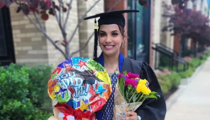 Potret Nahla Shihab ketika di acara wisuda gelar dokter spesialis di Amerika Serikat. (Foto: Instagram @najwashihab)