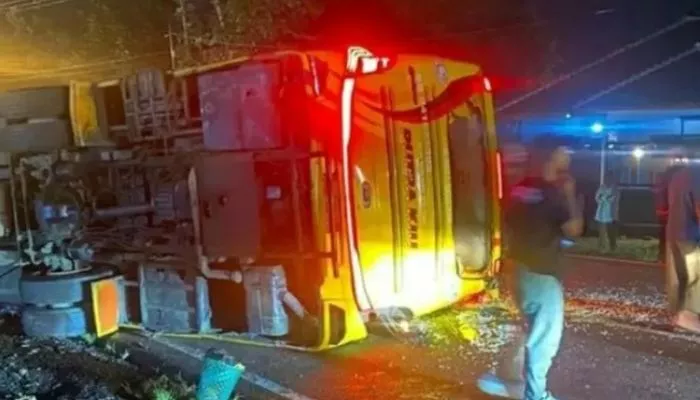 Sopir bus pariwisata yang mengalami kecelakaan di Subang memberikan penjelasan terkait kronologi kejadian. (ist)