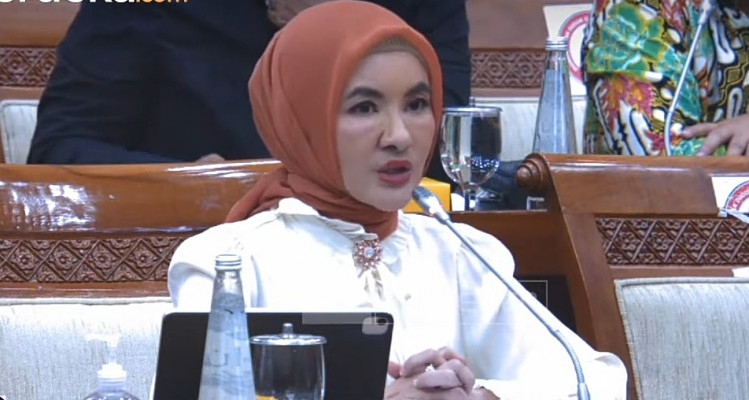 Dirut PT Pertamina Nicke Widyawati saat Rapat Dengar Pendapat bersama Komisi VI DPR RI, Selasa 14 Maret 2023. (terasjakarta/ist)
