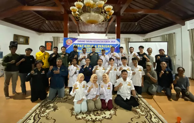 Karang Taruna Kecamatan Kebon Jeruk menggelar kegiatan Rapat Kerja dan Evaluasi Program di Cisarua, Bogor. (foto: ist)