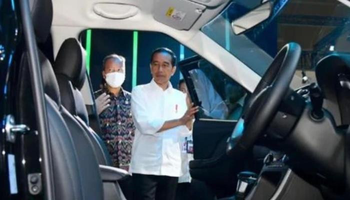 Sebanyak 17 merk mobil turut serta dalam IIMS 2023 di JIEXpo Kemayoran yang secara resmi dibuka Presiden Jokowi, Kamis (16/2/2023). (terasjakarta.id/instagram: jokowi)