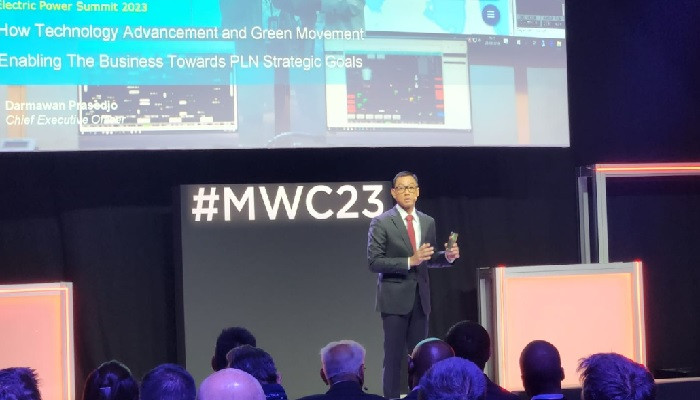 Direktur Utama PLN, Darmawan Prasodjo saat menjadi pembicara di ajang Mobile World Congress (MWC) 2023 di Barcelona, Spanyol. (terasjakarta.id/ist)
